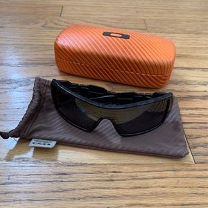 Oakley Oil Rig Sunglasses w/Hard Case & Cloth Optic Bag